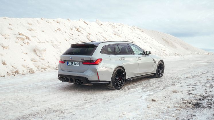 P90468166_lowRes_the-first-ever-bmw-m