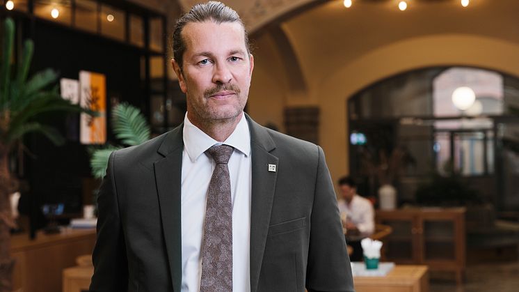 Johan Linde, ordförande för Fastighetsmäklarförbundet, kommenterar den senaste granskningen av högskoleutbildningar i fastighetsmäkleri.