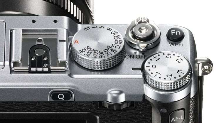 FUJIFILM X-E2 hopea säätöpyörät