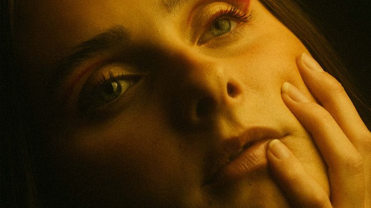 NY EP. RONIA skapar musik ur tristess och skräck - EP:n "new" släpps 9 september