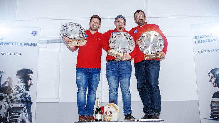 Dominik Joham (2. Platz), Lukas Schönhofer (1. Platz) und Johannes Hagn (3. Platz) (v. l.) bei der Siegerehrung.