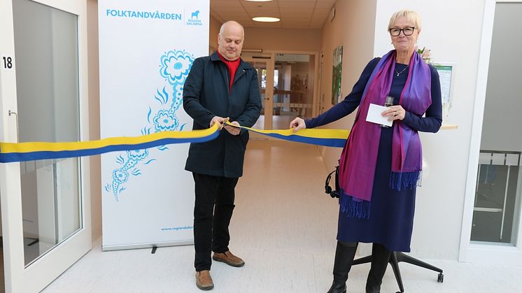 Tandvårdsnämndens ordförande Göte Persson (c) och ​tandvårdschef Karin Gunnars Hellgren välkomnade inbjudna gäster, klippte band och berättade om projektet Tandvårdshus Borlänge. Efter ceremonin fick besökarna en visning av kliniken.