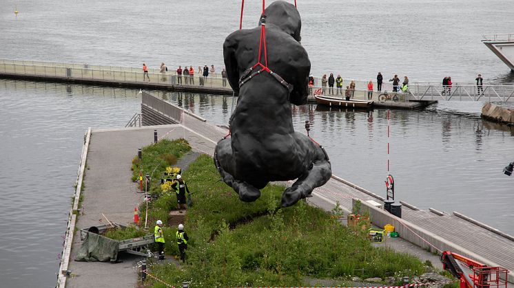 The Mother by Tracey Emin coming home in Oslo