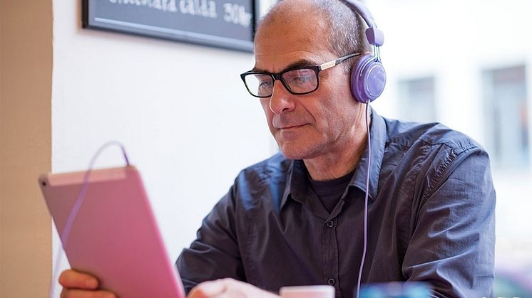 I en översyn av taltidningsverksamheten föreslår Myndigheten för tillgängliga medier (MTM) en rad förändringar som syftar till att göra taltidningen mer relevant för fler läsare.