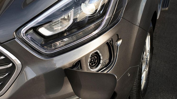 2019_FORD_TOURNEO_CUSTOM_PHEV__09-LOW