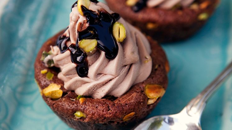 Muffins med chokolade softice og pistacienødder