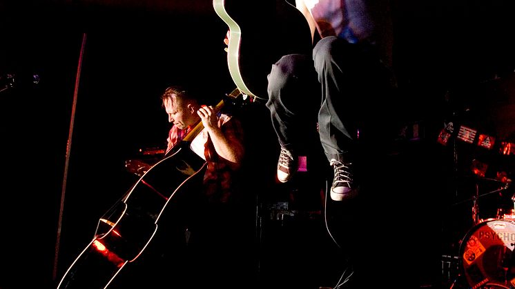 Stenhård rockabilly - Rakt, ärligt och säkert!