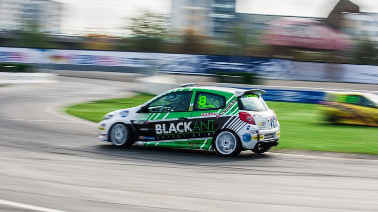 Helling slog rekord och säkrade titeln i Clio Cup