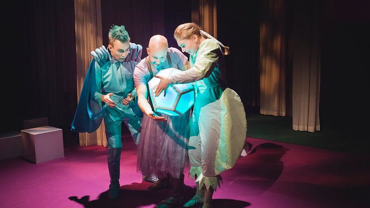 Trean står på huvudet - Våffelteater