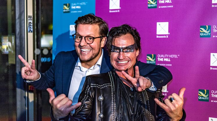 Petter Stordalen tillsammans med Burim Sumiq, hotelldirektör på Quality Hotel The Mill.