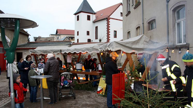 Jugendfeuerwehr veranstaltet ersten Weihnachtsmarkt in Buchheim