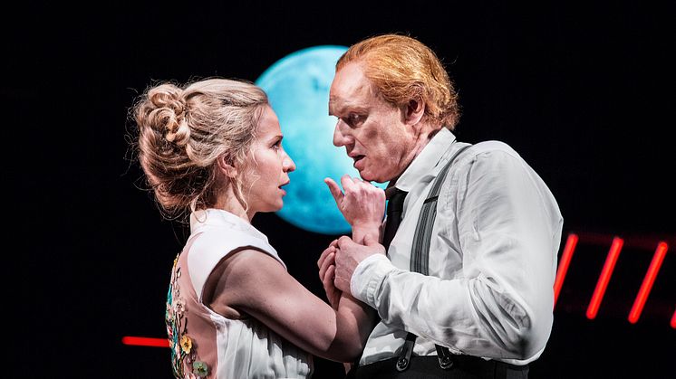 Karin Lithman spelar Julie och Fredrik Gunnarson Jean i Strindbergs klassiker Fröken Julie, som får nypremiär på Malmö Stadsteaters scen Hipp 1 februari 2020.