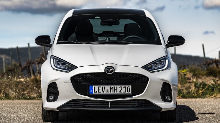 2024_mazda2-hybrid_spain_still-1_highres