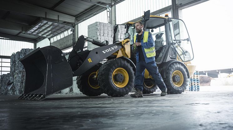 Utsläppsfritt i Bayern med Volvo L25 Electric - förare