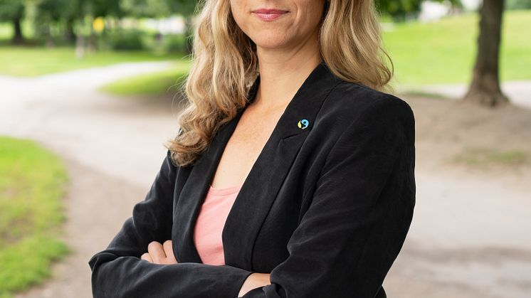 Ulrika Urey_i park_stående2