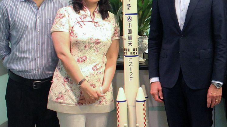 Photo byline: From the left, Mr. Alger Qin, International Sales and Marketing Director, Sinocastel; Ms. Mandy Xiang, CEO, Sinocastel and Mats Lundquist, CEO, Telenor Connexion. 
