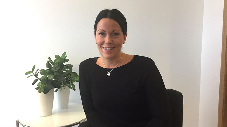 Emma Johannson stärker upp hos Arom-dekor Kemi AB!