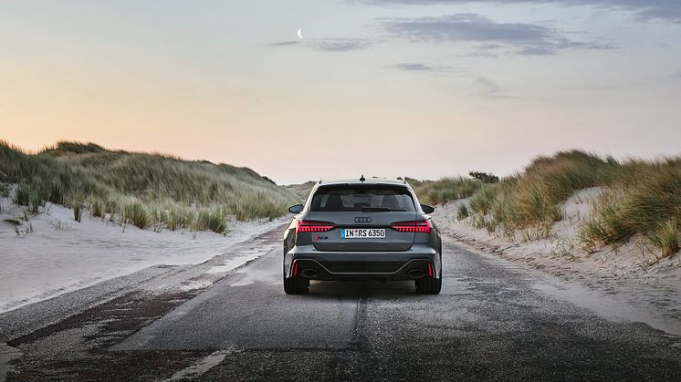 Audi RS 6 Avant performance (Nimbusgrå perleeffekt)