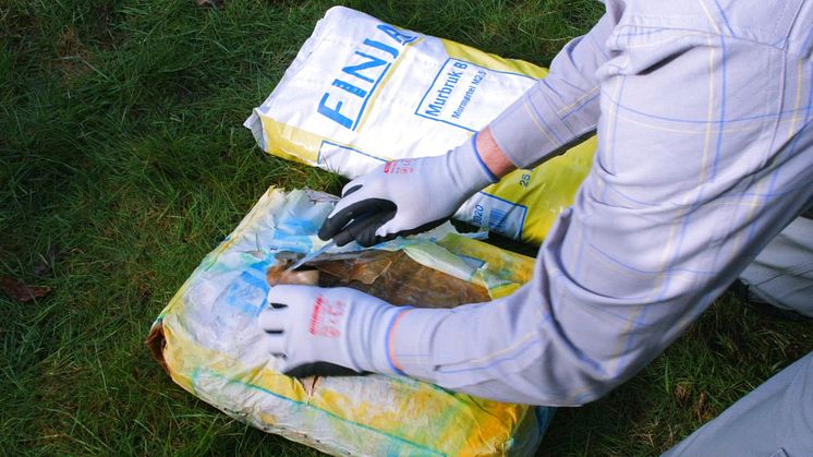 Finja byter till plastsäckar 