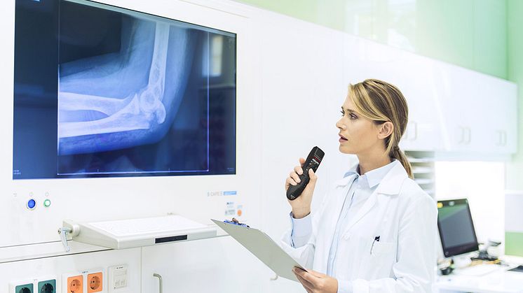Einsatz des Philips Speechmike Premium Air im Krankenhaus. Foto: Speech Processing Solutions