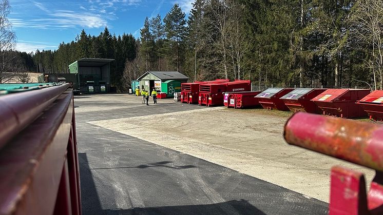 Förberedelser på Hästveda ÅVC.jpeg