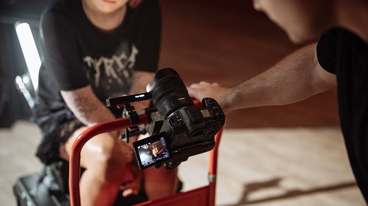 EOS R5 MarkII_Lifestyle_3_pro_editorial.jpg