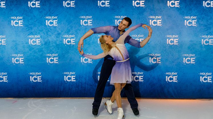 Olympiasieger und HOLIDAY ON ICE Gaststars Aljona Savchenko und Bruno Massot performen live beim “Dancing On Ice“ Halbfinale am 3. Februar 