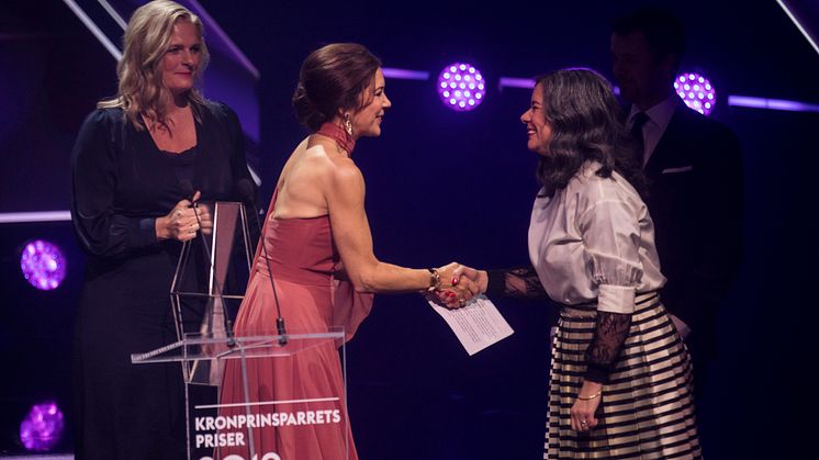Den sociale indsats Bydelsmødre modtog Kronprinsparrets Sociale Pris 2019, fordi de hver dag er med til at løfte og styrke minoritetskvinder, og fordi den måde, de griber udfordringen an på, både er vellykket, nytænkende og betydningsfuld. 