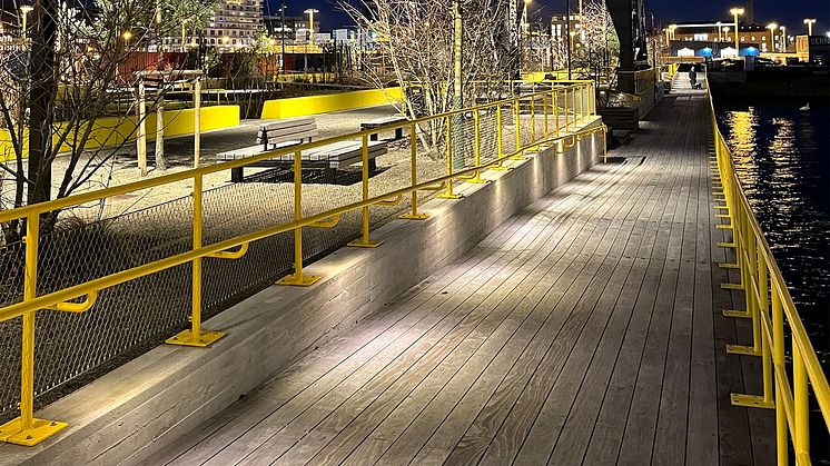  Parken är byggd i den gamla torrdockan som hörde till Helsingborgs varv och knyter på så sätt an till stadsdelens historia.