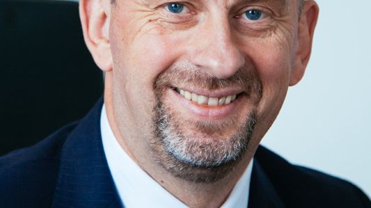 Niels Kowollik, VD för Mercedes-Benz Sverige och Danmark.