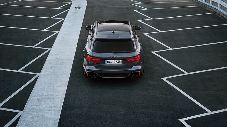 Audi RS 6 Avant performance (Nimbusgrå perleeffekt)