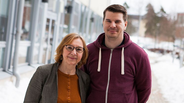 Carina Kullgren, lektor på Högskolan Väst, arbetar tillsammans med Christoffer Olofsson från Studentkåren.