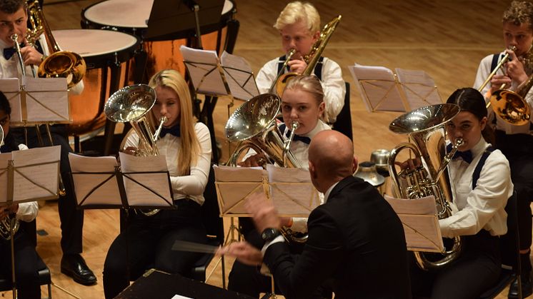 TITTELFORSVARER: Smørås Skolemusikk fra Bergen er tittelforsvarer under NM skolekorps brass. Korpset deltok under EM brass i Sveits tidligere i år, der de ble nr tre.
