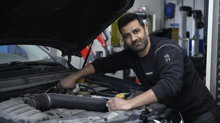 Autoexperten kan konvertera alla bensinbilar på sju år.