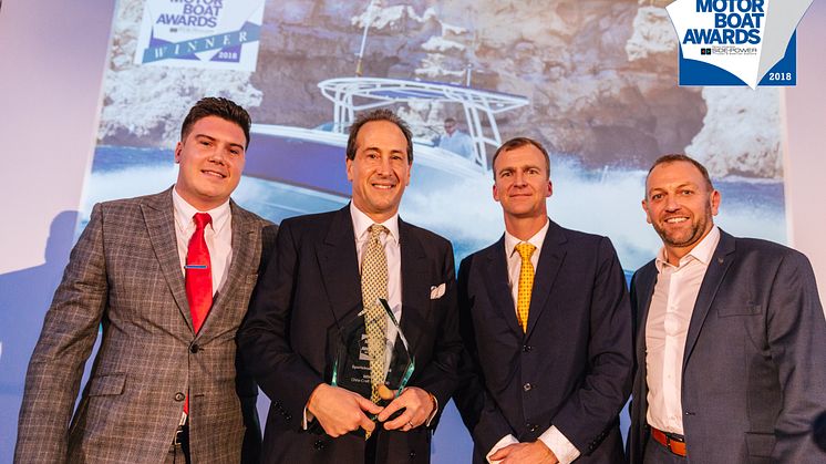 High res images - Chris Craft - Calypso 30 wins 2018 Motor Boat Award in the Sportsboat & RIB category