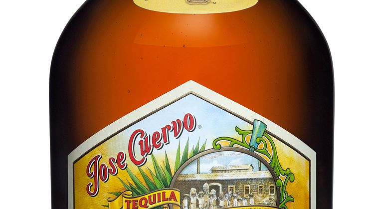 Jose Cuervo Reserva de la Familia flaska