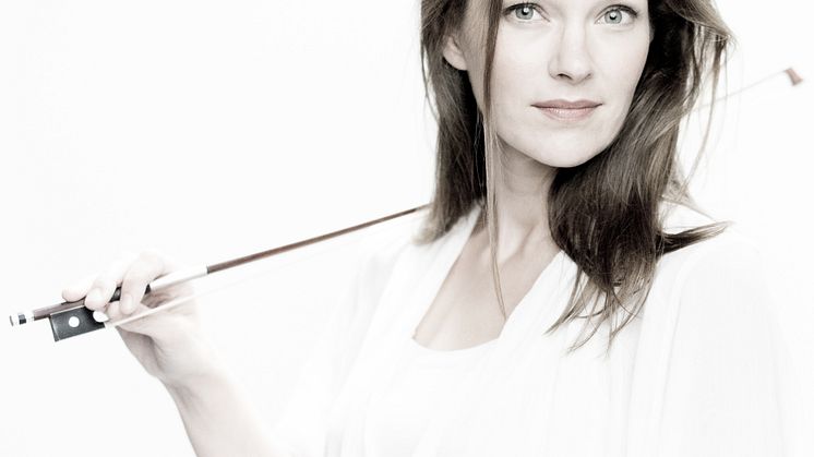 Janine Jansen ersätter Jonas Kaufmann vid Nobelkonserten. Foto: Marco Borggreve