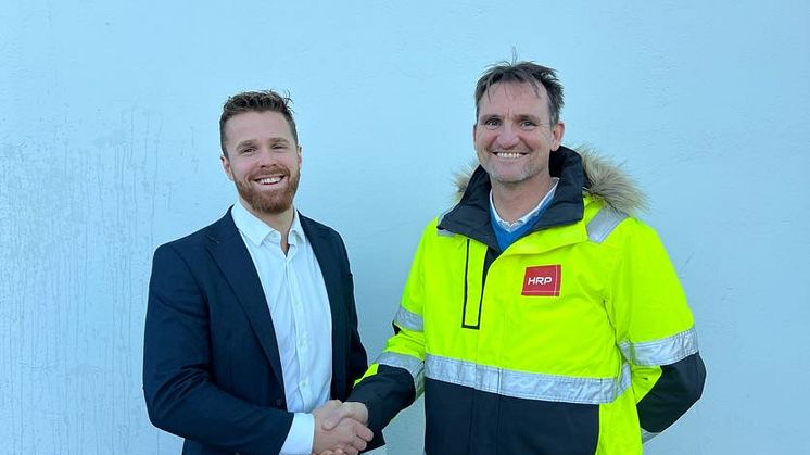 Senior Salgskonsulent, Aslak Fjeld Skorpen i Solibo t.v. Direktør region Nordland, John Torstein Hansen i HRP t.h.