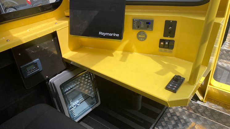 High res image - Raymarine - Tideman Pilot Boat