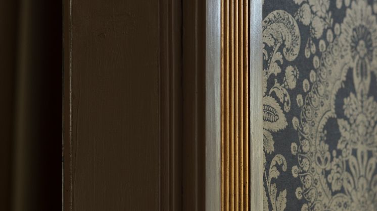 Oriental Dreams - Budoir Medallion