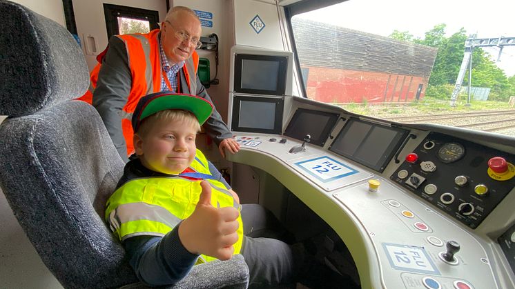 Thumbs up from the cab.jpeg