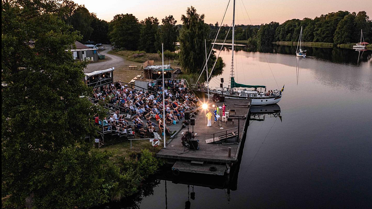 Spelningar längs Göta kanal i sommar