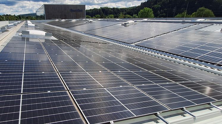 Photovoltaik-Anlage am Standort Merzig in Betrieb genommen –  Einsparung von rund 350 Tonnen CO2 pro Jahr