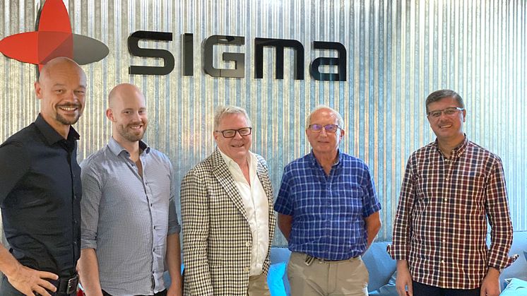 Från vänster: Anders Dannqvist, VD Sigma Civil, tillsammans med Jesper Sundberg, Ante Viberg, Rolf Engelheart och Mohammed Al-Naqshabandy som nu förstärker företagets verksamhet i Stockholmsområdet.