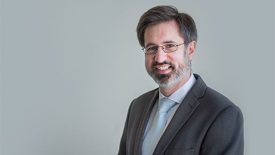 Dr Ian Elliott