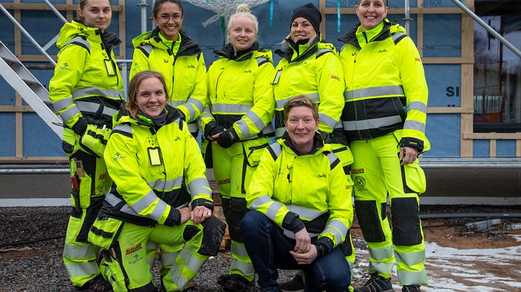 Bakre raden:  Elsa Norberg, Amanda Broberg, Hanna Erks, Ina Örtengren, Weronica Sundmark. Främre raden: Sofie Törnblom, Emma Eriksdotter. Foto: Daniel Elfving