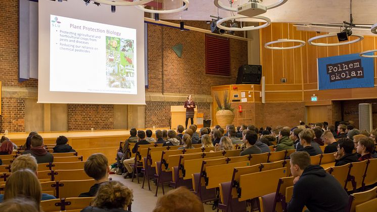 Inspirerande naturvetarmässa på Polhemskolan 
