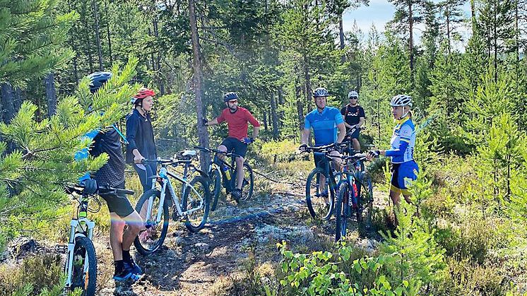 Cykelguider i Järvsö. Foto Järvsöguiderna