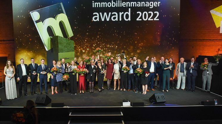 Das traditionelle Siegerfoto der Preisträger des immobilienmanager-Awards. 
