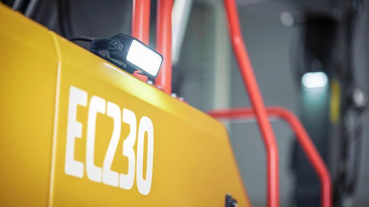 Volvo EC230 Electric (450 kWh) - exteriör arbetsbelysning